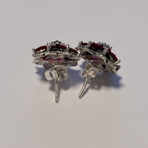 Jadtar flower stud earrings silver ruby stone pink stone earrings - Picture 4 of 4